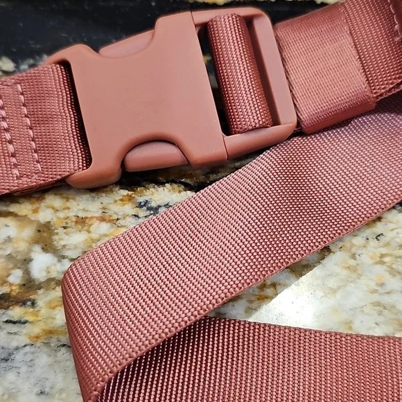 Lululemon On The Beat Belt Bag - Picture 4 of 5